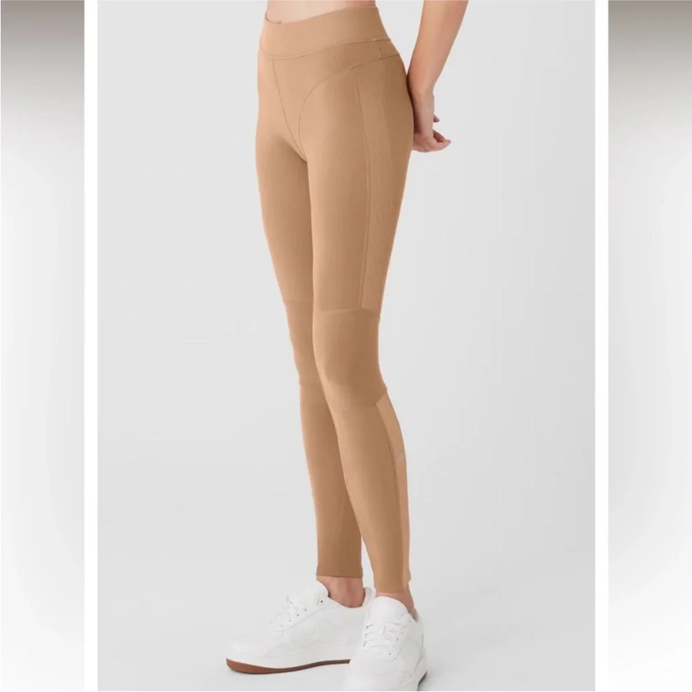 Alo Yoga Alosoft High-Waist Head Start‎ Legging Sz M Almond